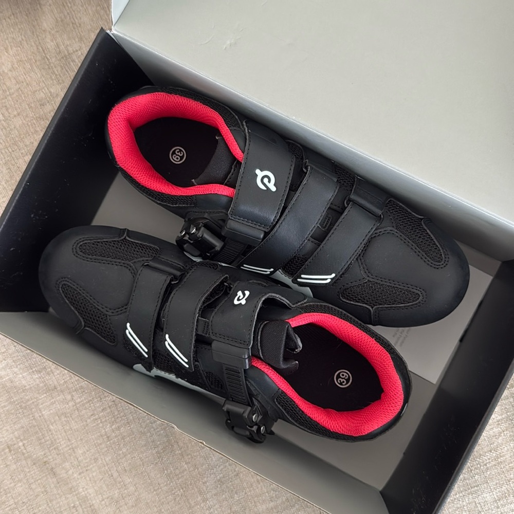Peloton cycling shoes size 39